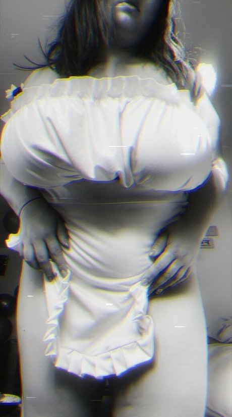 Naakte gelekte OnlyFans-foto van Aliceinboobieland