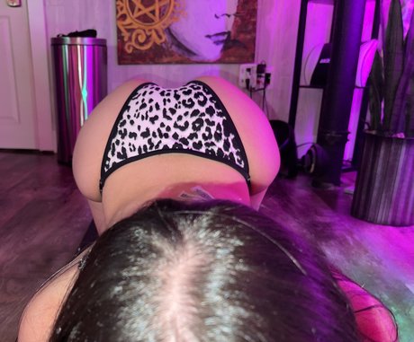 Naakte gelekte OnlyFans-foto van Sharkqueenxx