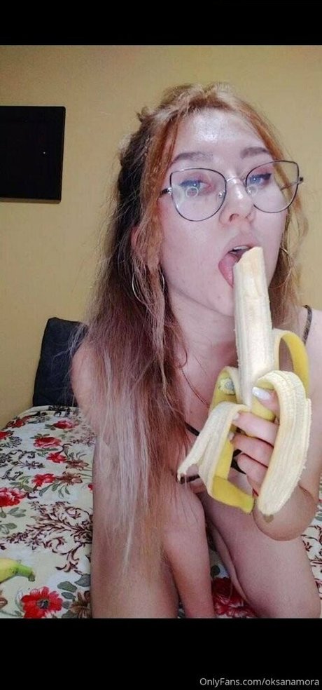 Naakte gelekte OnlyFans-foto van Oksanamora