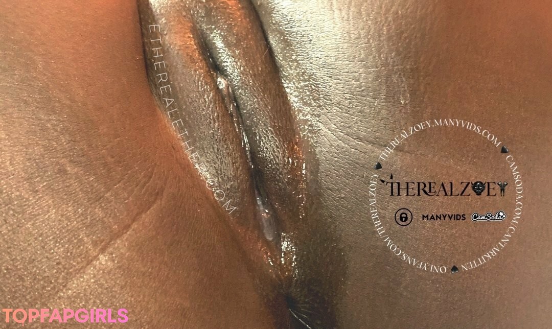 Naakte gelekte OnlyFans-foto van Therealzoey #69 Naakte gelekte OnlyFans-foto van Therealzoey #69