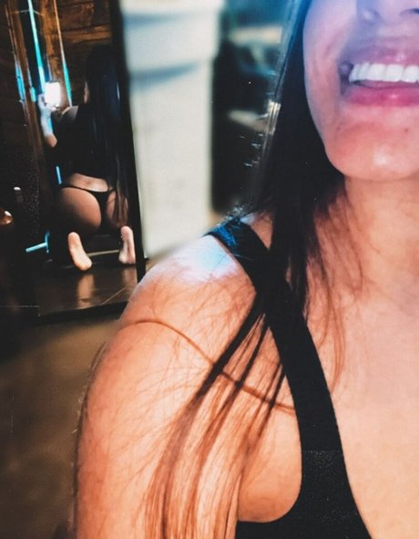 Diana M Alcaraz