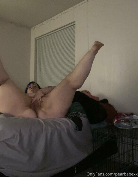 Naakte gelekte OnlyFans-foto van Pearbabexx