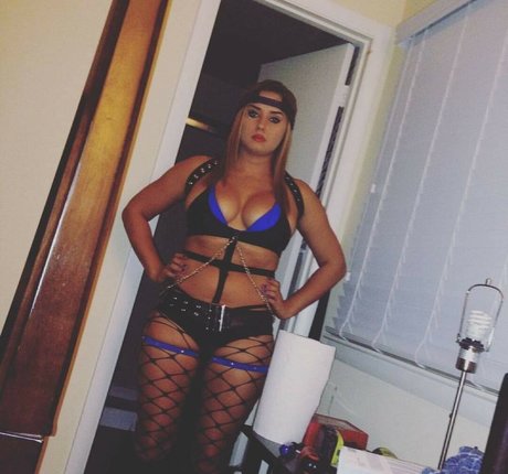 Naakte gelekte OnlyFans-foto van Daria Thibault