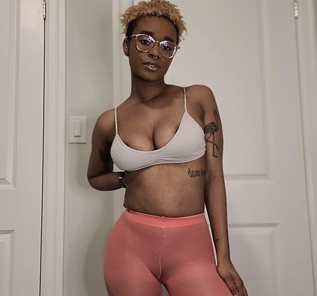 Naakte gelekte OnlyFans-foto van Deedeebee96