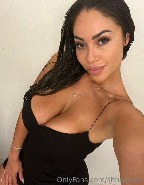 Naakte gelekte OnlyFans-foto van Shhhantell