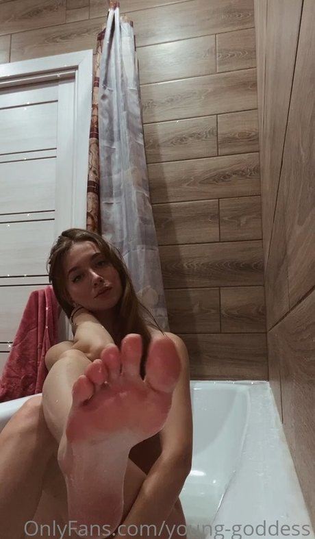 Naakte gelekte OnlyFans-foto van Younggoddess