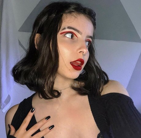 Naakte gelekte OnlyFans-foto van Victoria Ribeiro