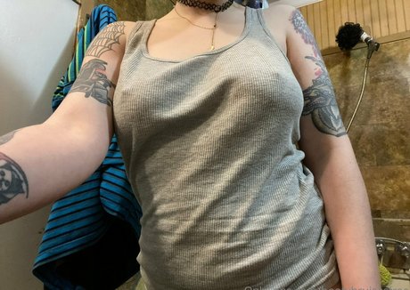 Naakte gelekte OnlyFans-foto van Bootybruisesfree