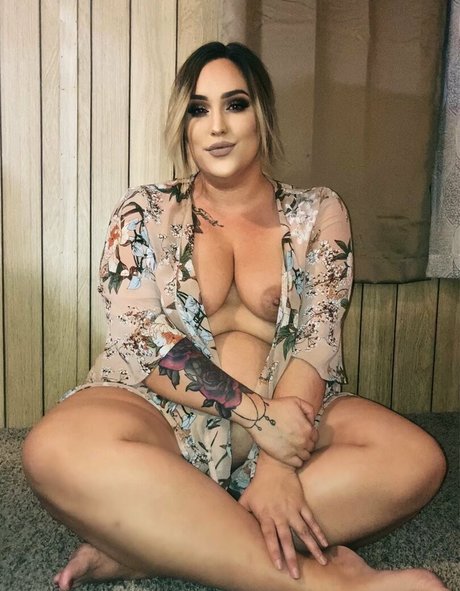 Naakte gelekte OnlyFans-foto van Luxxxstone