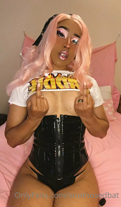 Naakte gelekte OnlyFans-foto van Snotnosedbat