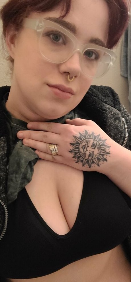 Naakte gelekte OnlyFans-foto van Thequeenhasarrived