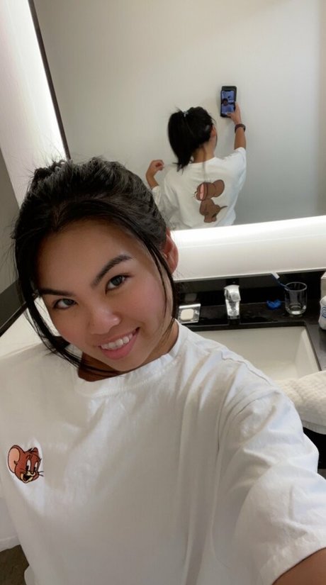 Naakte gelekte OnlyFans-foto van Clubstarfall
