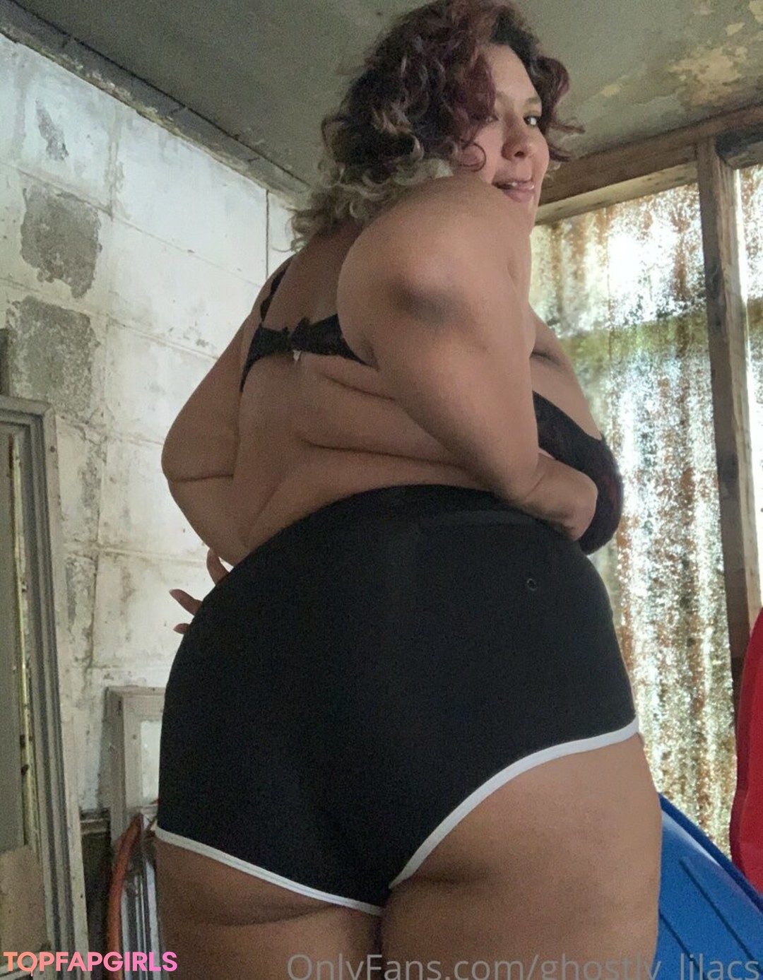 Naakte gelekte OnlyFans-foto van Ghostlylilacs #68 Naakte gelekte OnlyFans-foto van Ghostlylilacs #68