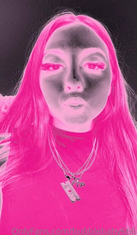 Naakte gelekte OnlyFans-foto van Bubblebaby666