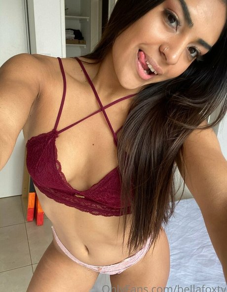 Naakte gelekte OnlyFans-foto van Bellafoxtv
