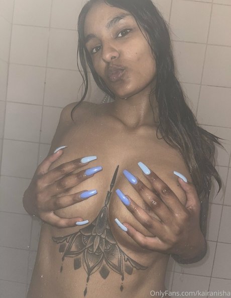 Naakte gelekte OnlyFans-foto van Bad Girl Kaira