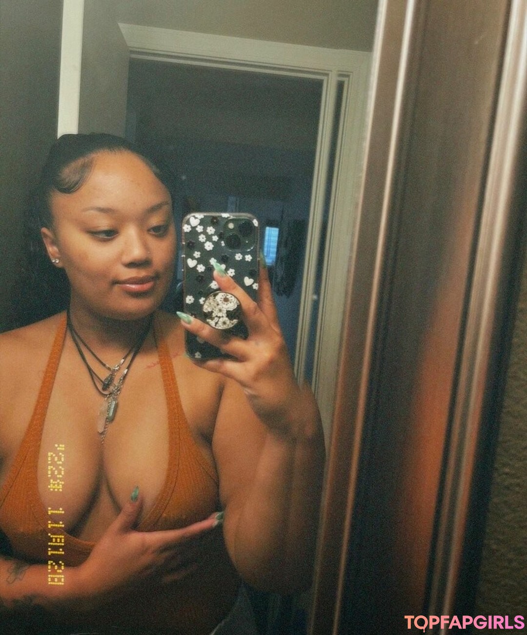 Naakte gelekte OnlyFans-foto van Blasianhoney #3 Naakte gelekte OnlyFans-foto van Blasianhoney #3