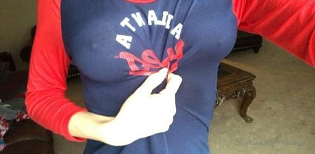 Naakte gelekte OnlyFans-foto van Freedianaj