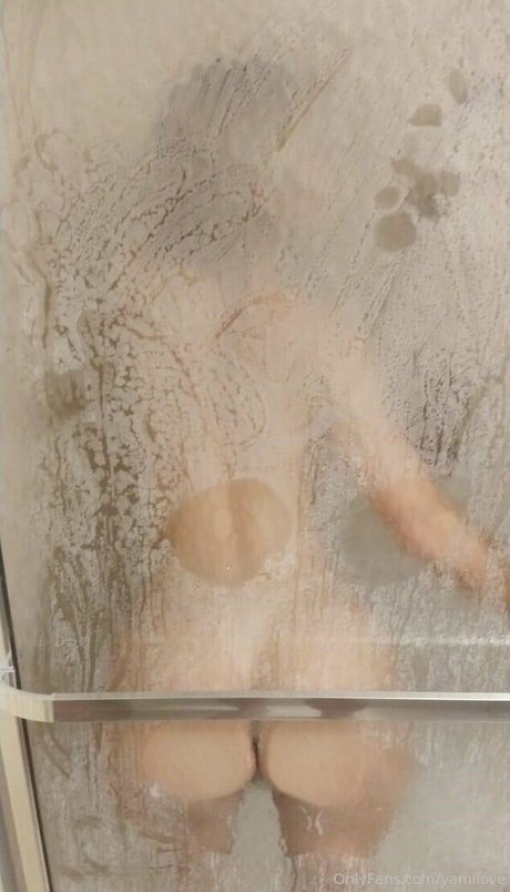 Naakte gelekte OnlyFans-foto van Yamilove