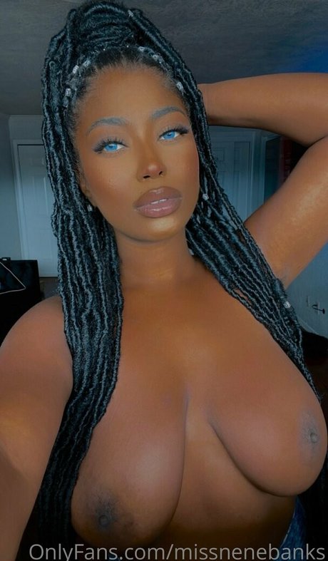 Naakte gelekte OnlyFans-foto van Missnenebanks