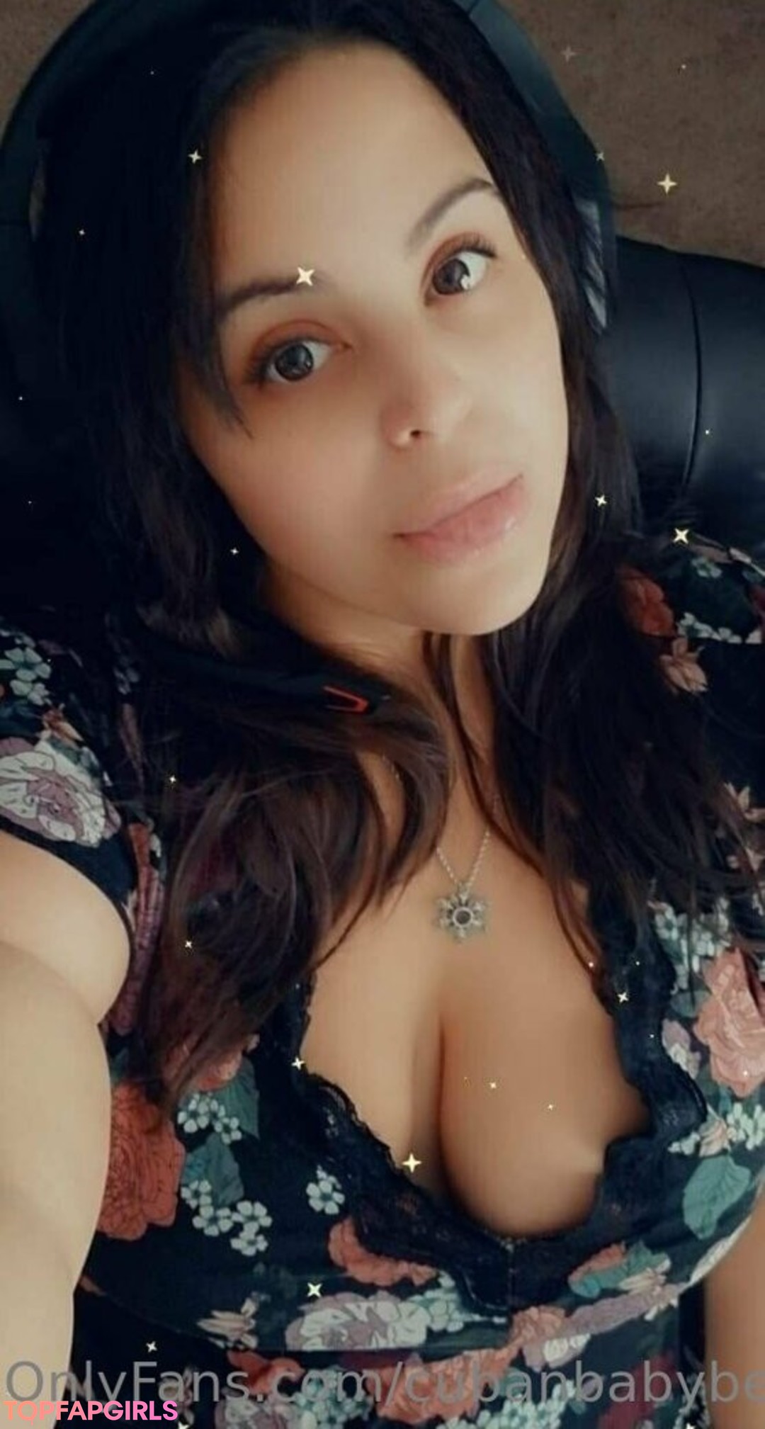 Naakte gelekte OnlyFans-foto van Cubanbabybella #2 Naakte gelekte OnlyFans-foto van Cubanbabybella #2