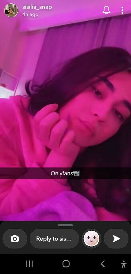 Naakte gelekte OnlyFans-foto van Sisililslut