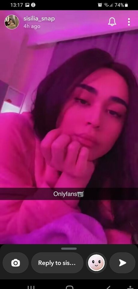 Naakte gelekte OnlyFans-foto van Sisililslut