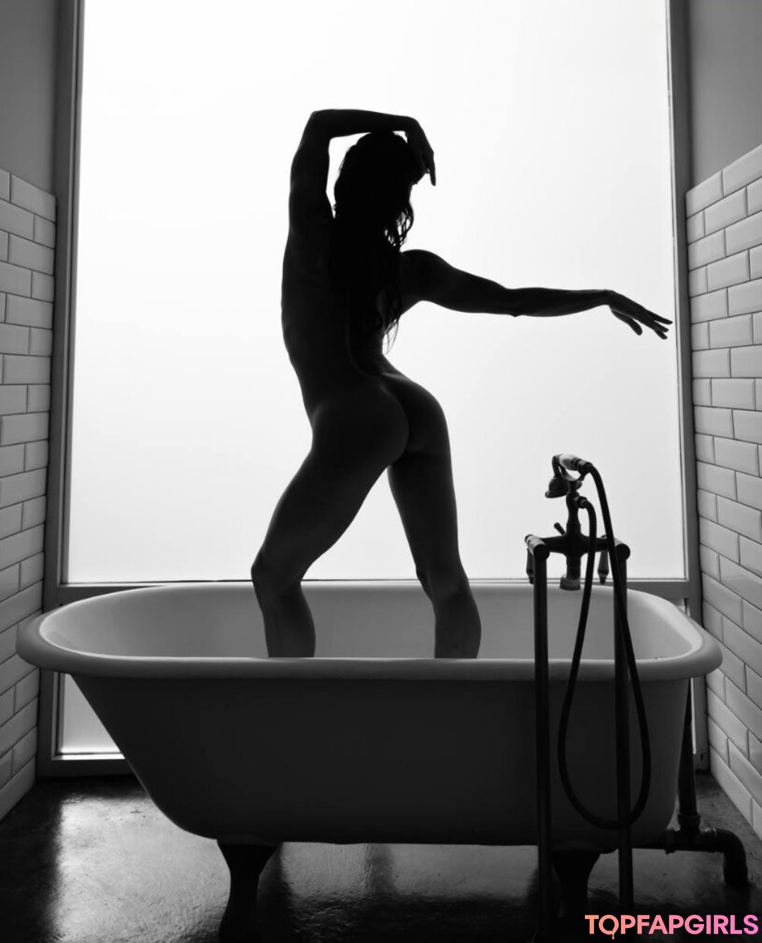 Naakte gelekte OnlyFans-foto van Laetitia Bouffard Roupe #21 Naakte gelekte OnlyFans-foto van Laetitia Bouffard Roupe #21