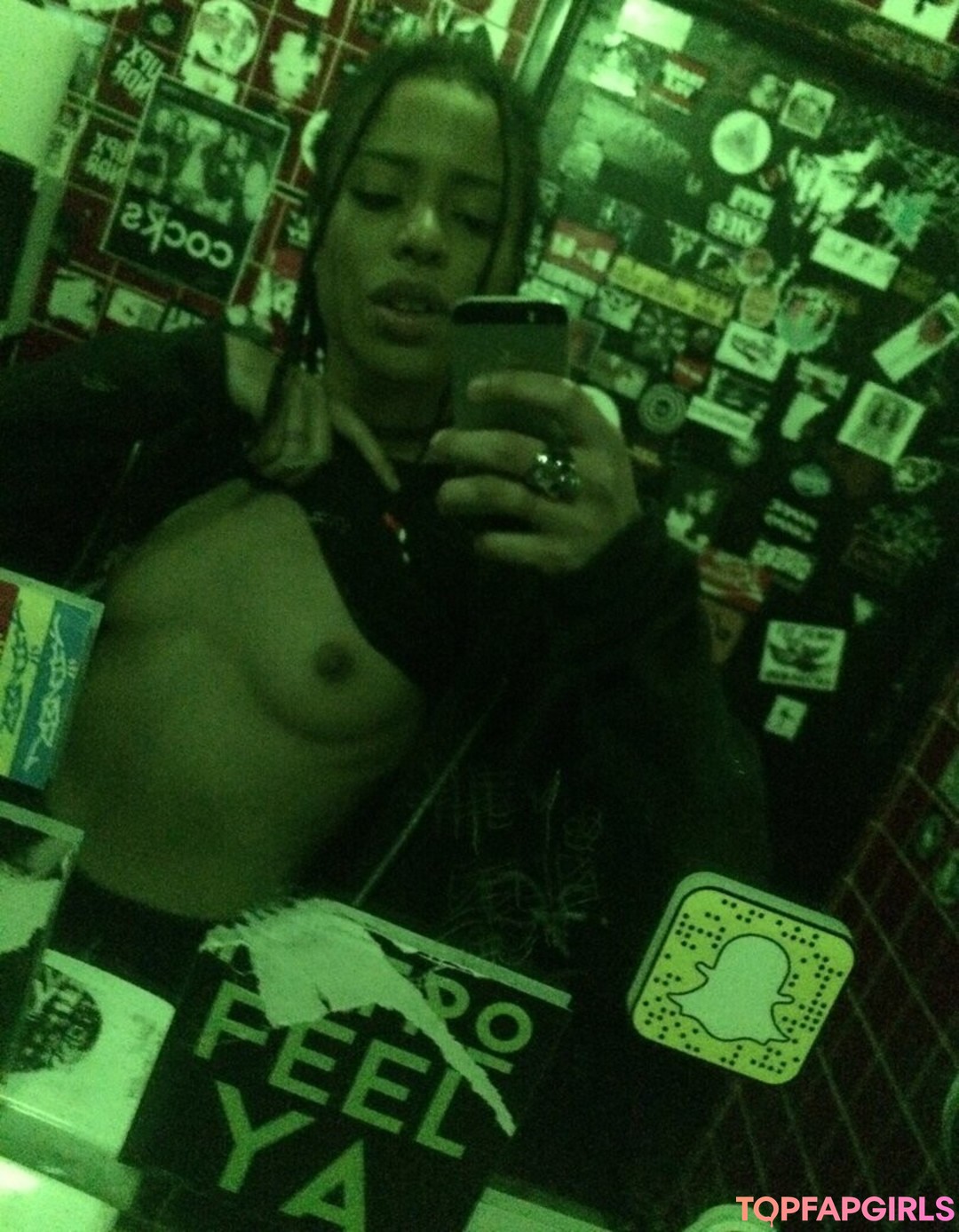 Naakte gelekte OnlyFans-foto van Thekiranoir #20 Naakte gelekte OnlyFans-foto van Thekiranoir #20