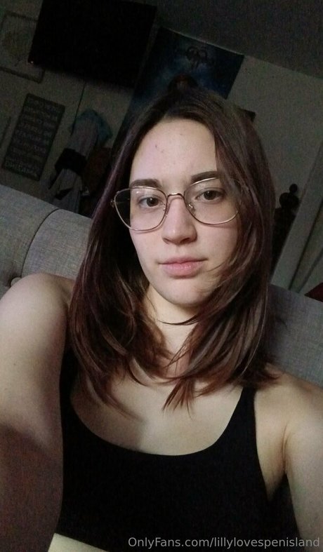 Naakte gelekte OnlyFans-foto van Lillylovespenisland