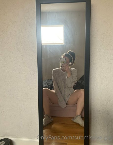 Submissive-gigi
