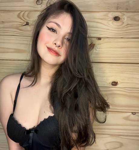 Naakte gelekte OnlyFans-foto van July Garcia