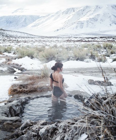 Naakte gelekte OnlyFans-foto van Karen Fukuhara