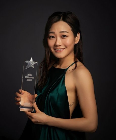 Naakte gelekte OnlyFans-foto van Karen Fukuhara