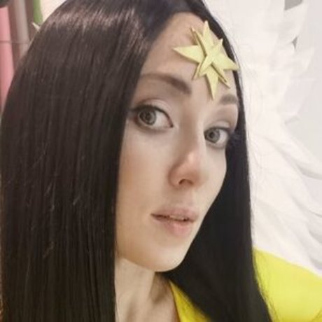 Naakte gelekte OnlyFans-foto van Smirka