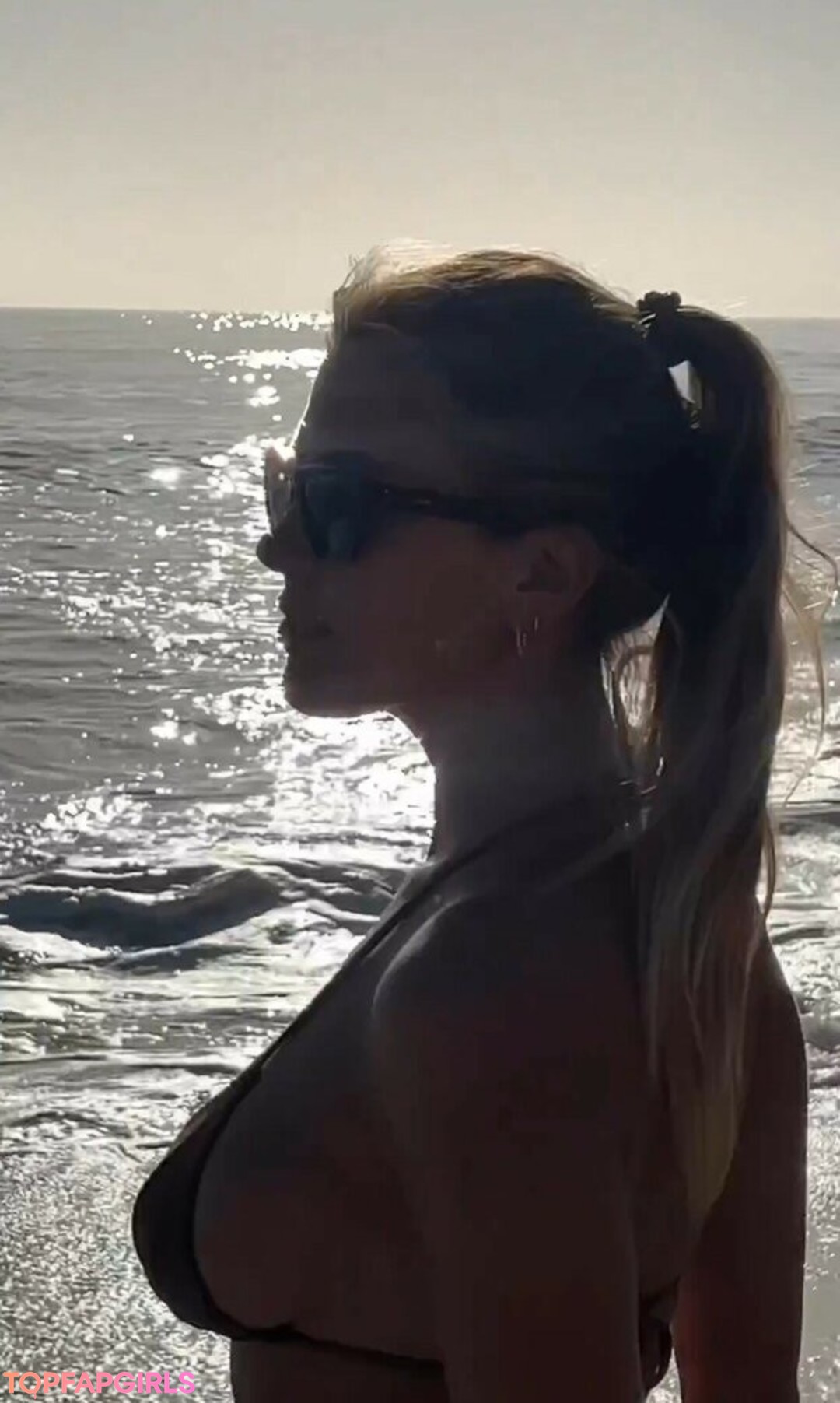 Naakte gelekte OnlyFans-foto van Kara Del Toro #1750
