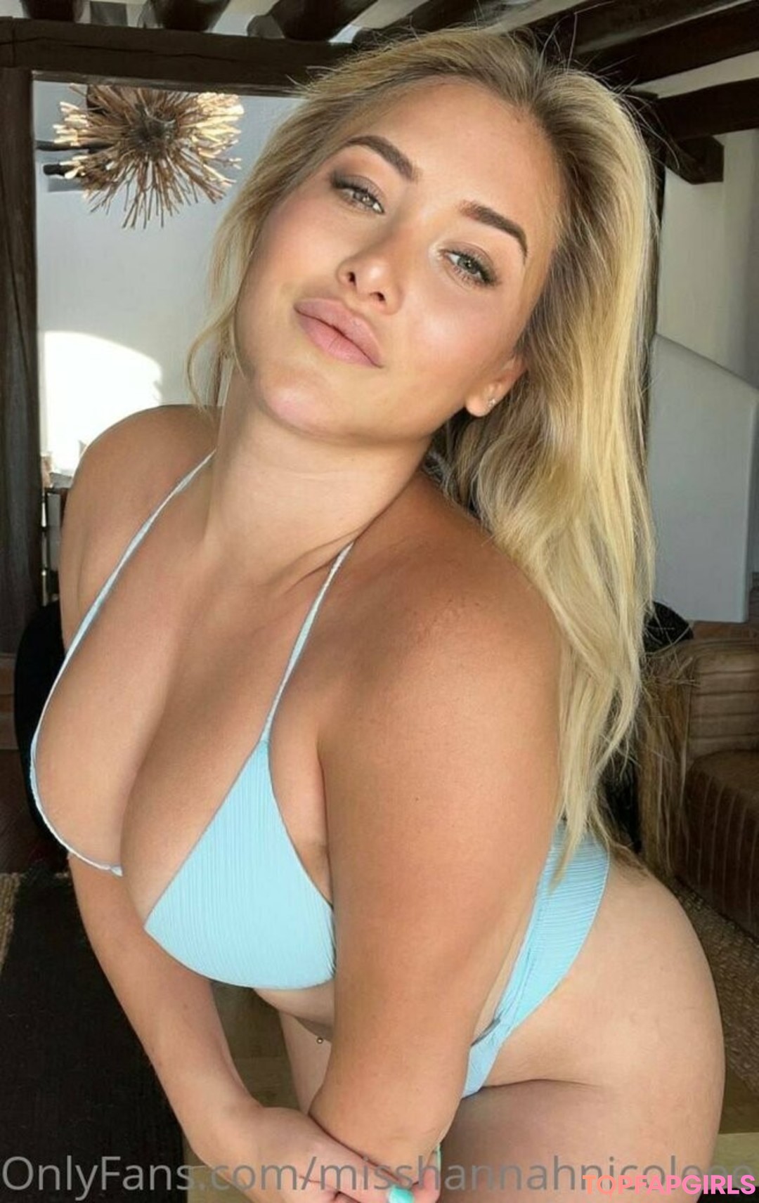 Naakte gelekte OnlyFans-foto van Misshannahnicoleee #1491
