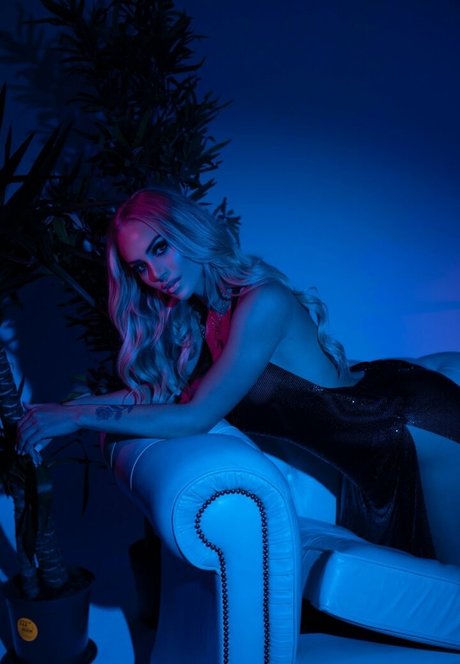 Naakte gelekte OnlyFans-foto van Alisha Lehmann