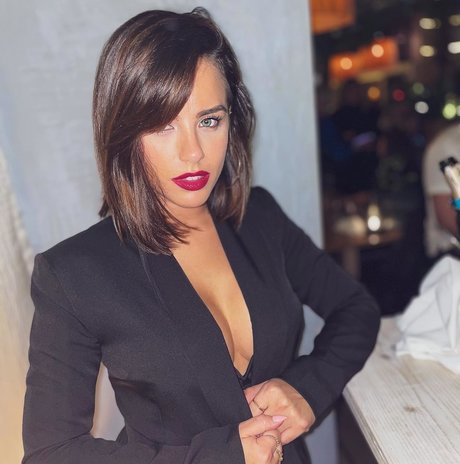 Naakte gelekte OnlyFans-foto van Georgia May Foote