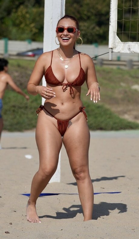 Naakte gelekte OnlyFans-foto van Francia Raisa