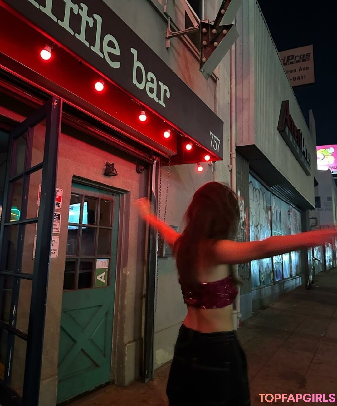 Naakte gelekte OnlyFans-foto van Victoria Justice #1480