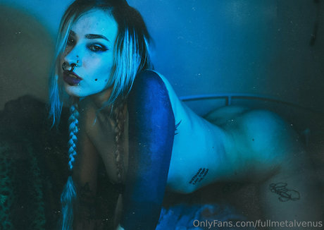 Naakte gelekte OnlyFans-foto van Fullmetalvenus