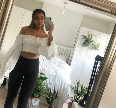 Naakte gelekte OnlyFans-foto van Karagii