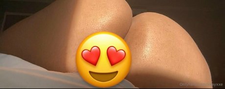 Naakte gelekte OnlyFans-foto van Xkayxxe