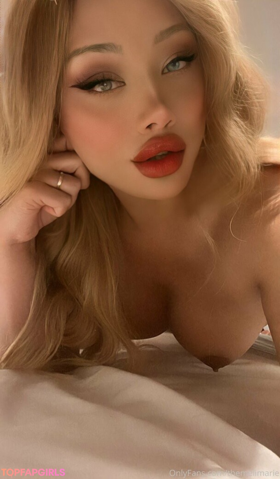 Naakte gelekte OnlyFans-foto van Amissmarie #23 Naakte gelekte OnlyFans-foto van Amissmarie #23