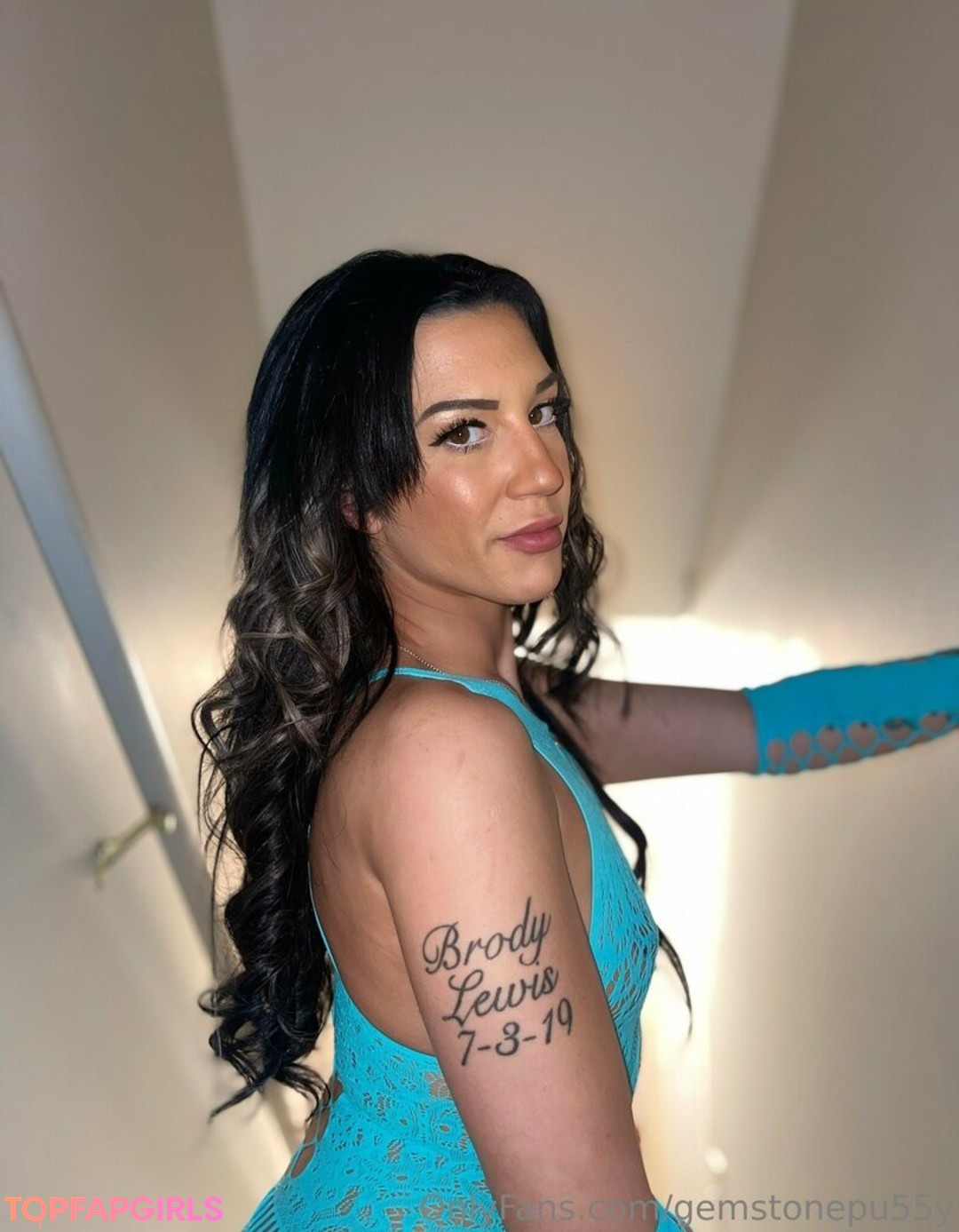 Naakte gelekte OnlyFans-foto van Gemstonepu55y #90 Naakte gelekte OnlyFans-foto van Gemstonepu55y #90