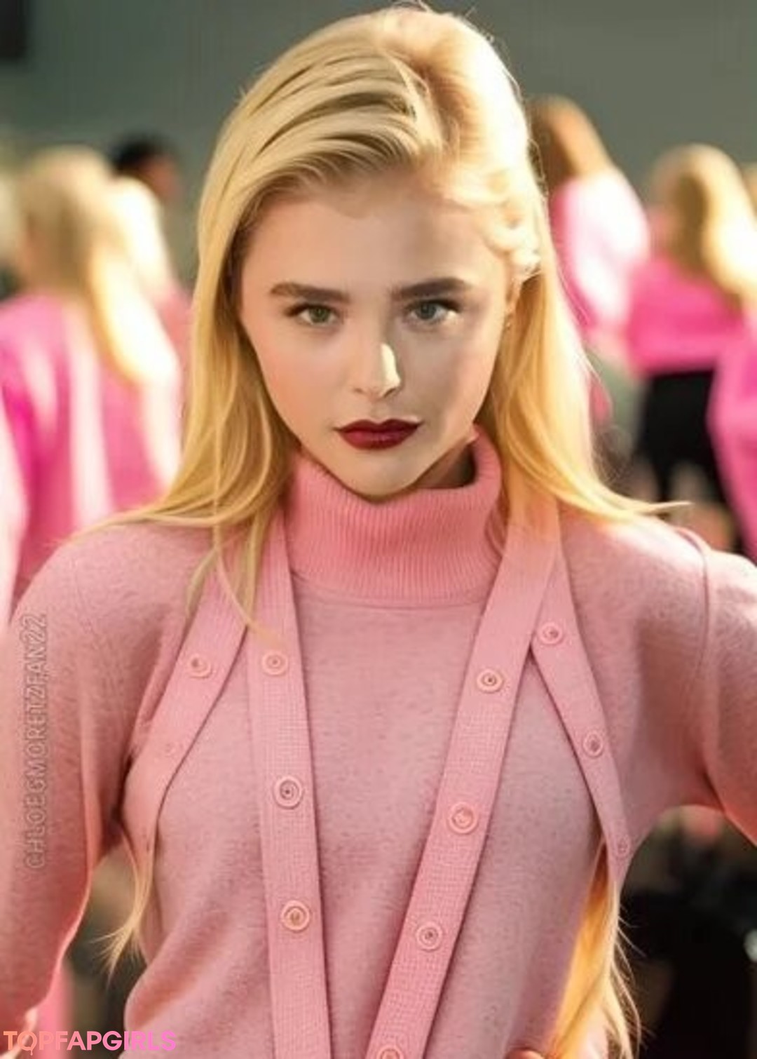 Naakte gelekte OnlyFans-foto van Chloe Grace Moretz #1045