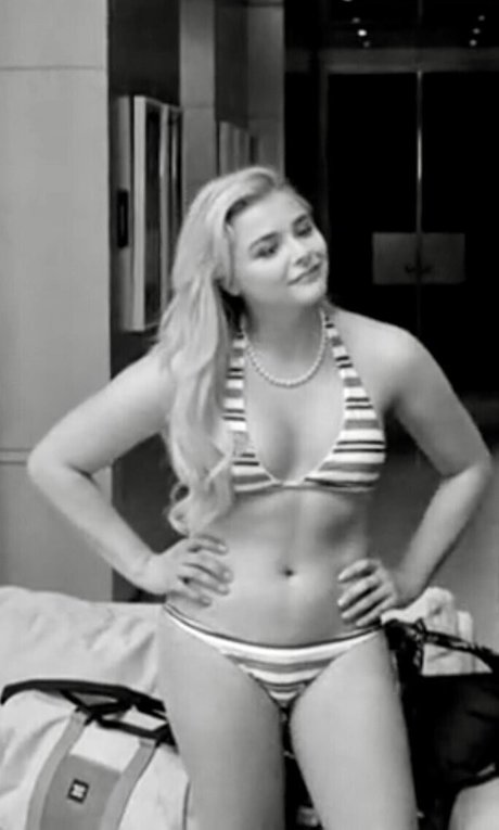 Naakte gelekte OnlyFans-foto van Chloe Grace Moretz