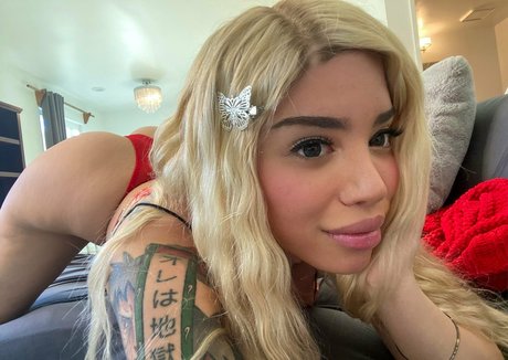 Naakte gelekte OnlyFans-foto van Theonlyanaconda