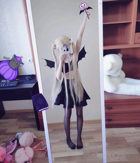 Naakte gelekte OnlyFans-foto van Tsundurka